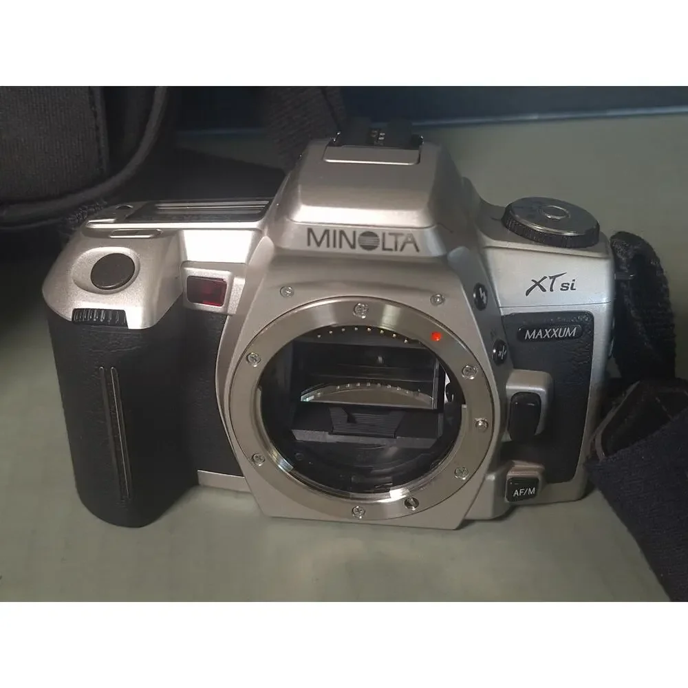 Minolta Maxxum XTsi 35mm Film Camera w 28-210mm Zoom Lens Tested + Case